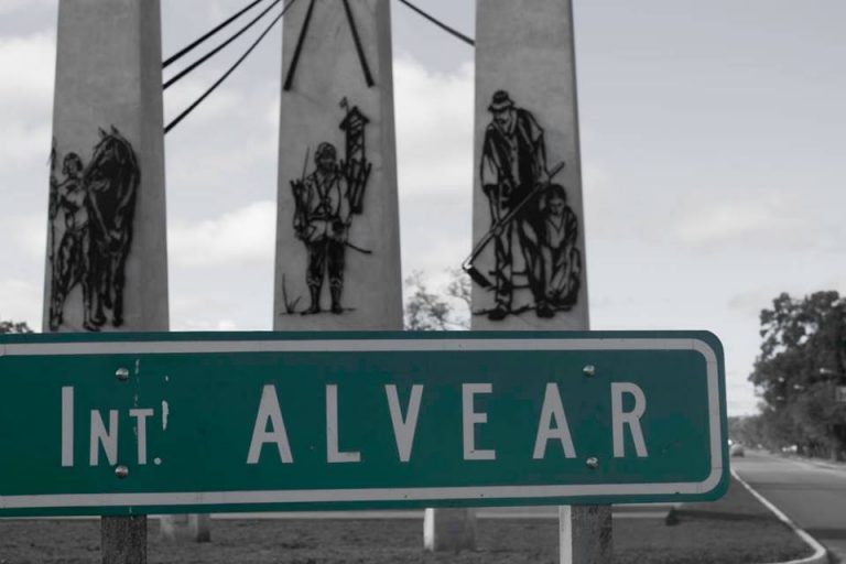 Discutieron por el arreglo de un camino rural y terminó baleando a su vecino en Intendente Alvear