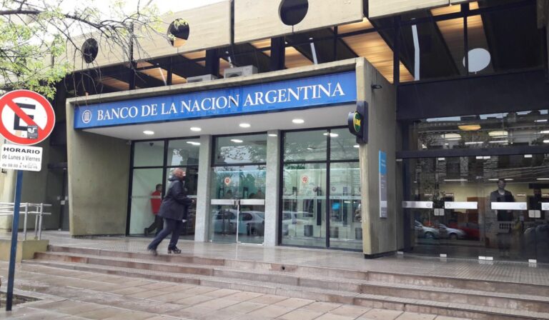 Banco Nación cambia el sistema de débito de tarjetas desde septiembre: qué deben saber quienes cobran sueldo o jubilación