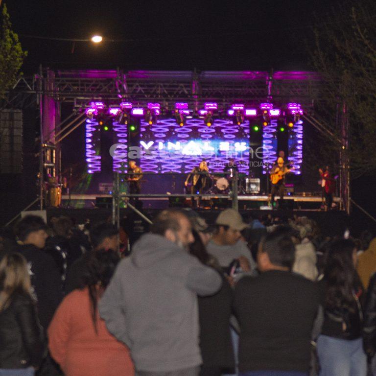 Eduardo Castex celebra sus 118 años con desfile, mapping y espectáculos en el Reloj Cucú