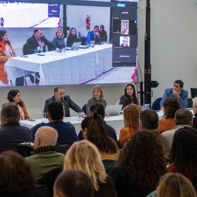 La Secretaría de Trabajo reunió a unos 200 dirigentes sindicales para debatir la reforma laboral
