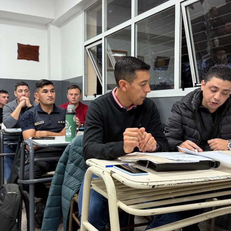 Formación policial: realizaron una jornada de trabajo con tutores de cadetes de tercer año