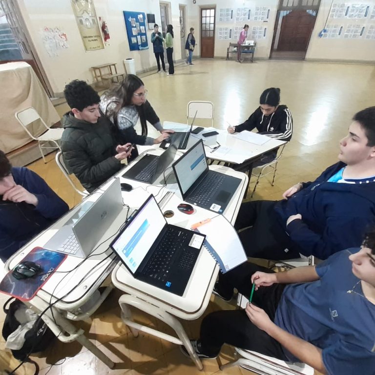 Copa Robótica: estudiantes del Colegio Belgrano de Castex esperan los resultados de la Fase 2
