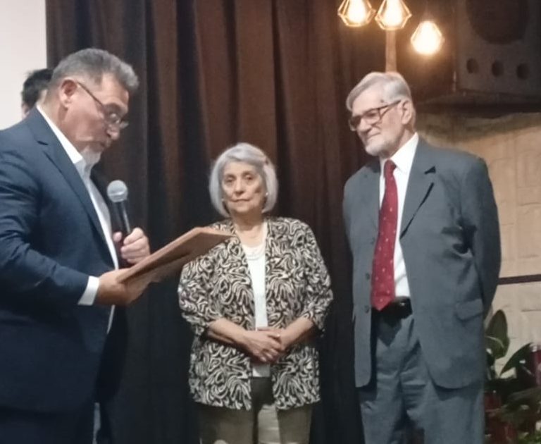 La Provincia reconoció la trayectoria de los pastores Rubén y Emma Cesan por sus 47 años de servicio