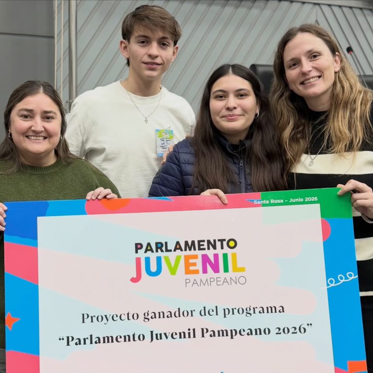 «Eco Pupitres», el proyecto de General Pico que ganó el Parlamento Juvenil Pampeano 2026.