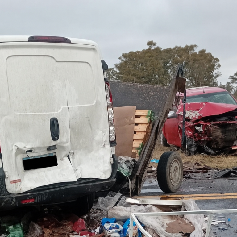 Choque en la Ruta 5: rescataron a dos personas tras un fuerte impacto cerca de La Gloria