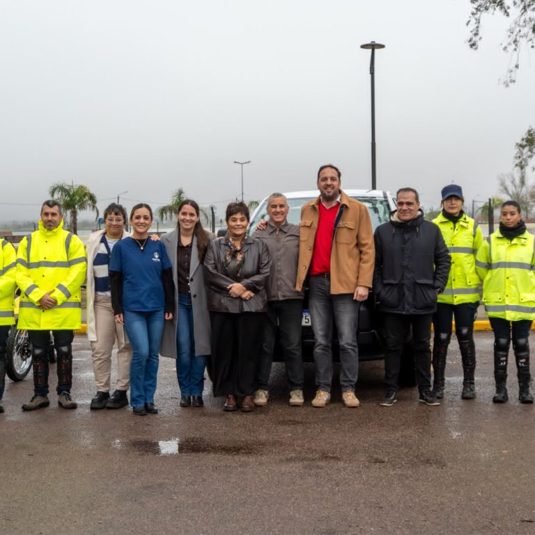 Santa Rosa incorporó cinco motos para Tránsito y una camioneta para Desarrollo Social