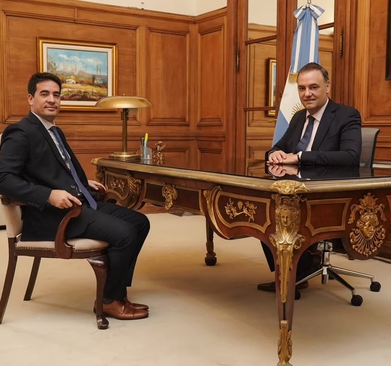 Adrián Ravier comienza a asumir funciones como nuevo vocero presidencial