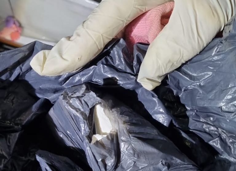 General Acha: secuestraron cocaína, un arma y detuvieron a dos hermanos tras un allanamiento