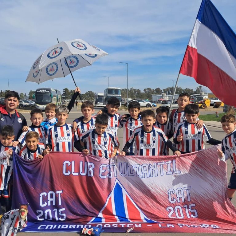 La 2015 de Estudiantil brilló en Córdoba y se quedó con la Copa de Bronce del Torneo Internacional El Norte