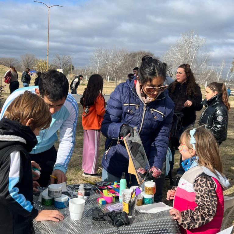 Con nuevos juegos y actividades, «Dinodiversión» puso en marcha las Vacaciones de Invierno