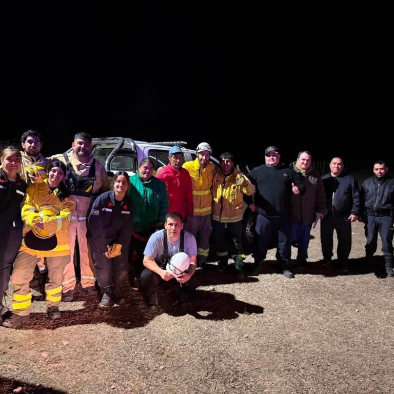 Rescataron con vida a un joven que cayó a un pozo de 60 metros en un campo de Victorica