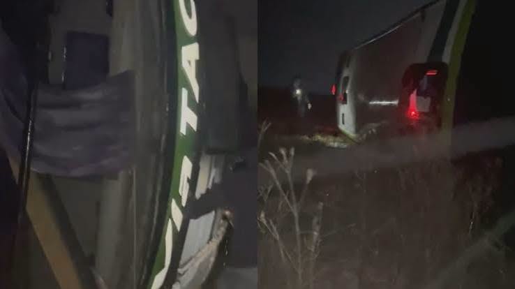 Grave accidente en la Ruta 7: un micro cayó desde un puente en medio de un temporal
