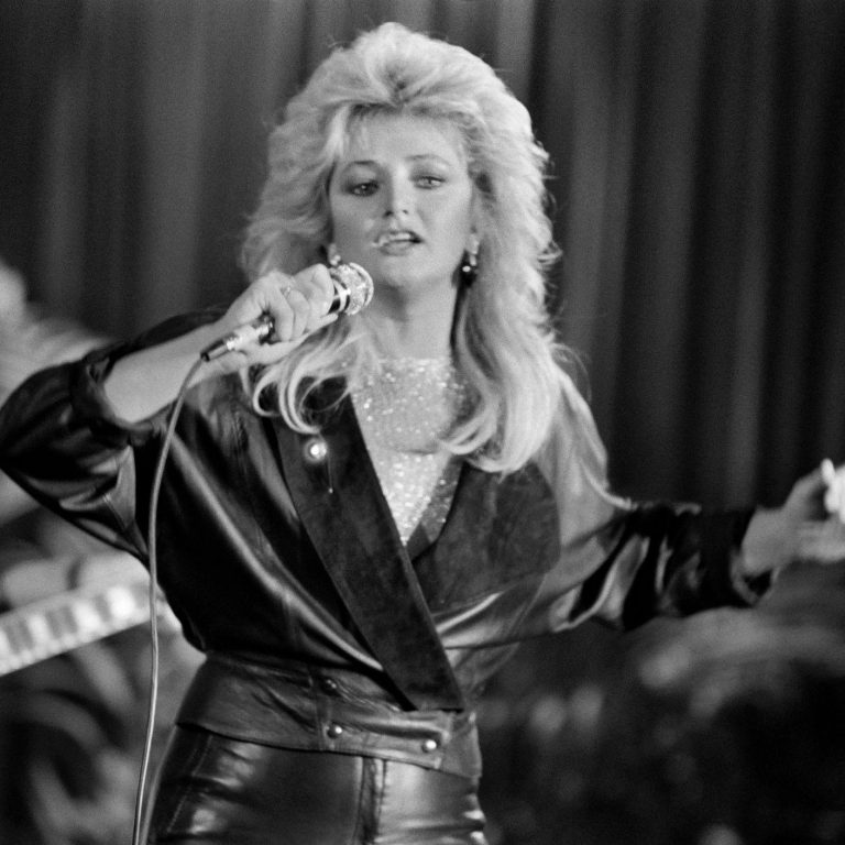 Bonnie Tyler murió a los 75 años: se apagó la voz de «Total Eclipse of the Heart»