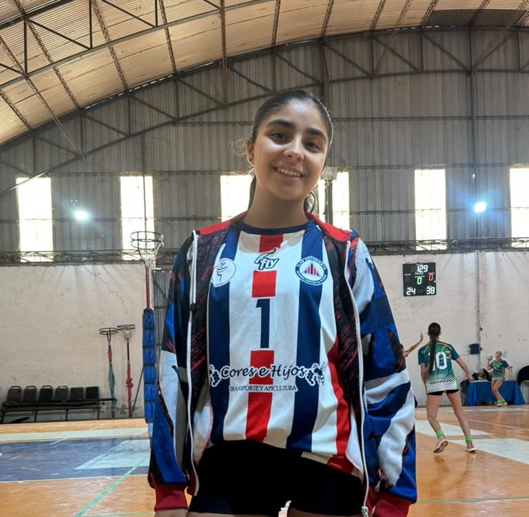 Bianca Orozco, de Estudiantil, cumplirá el sueño de representar a La Pampa en el Argentino de Cestoball