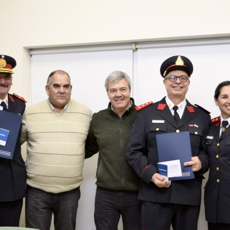 Entregaron pensiones graciables a bomberos voluntarios de La Pampa