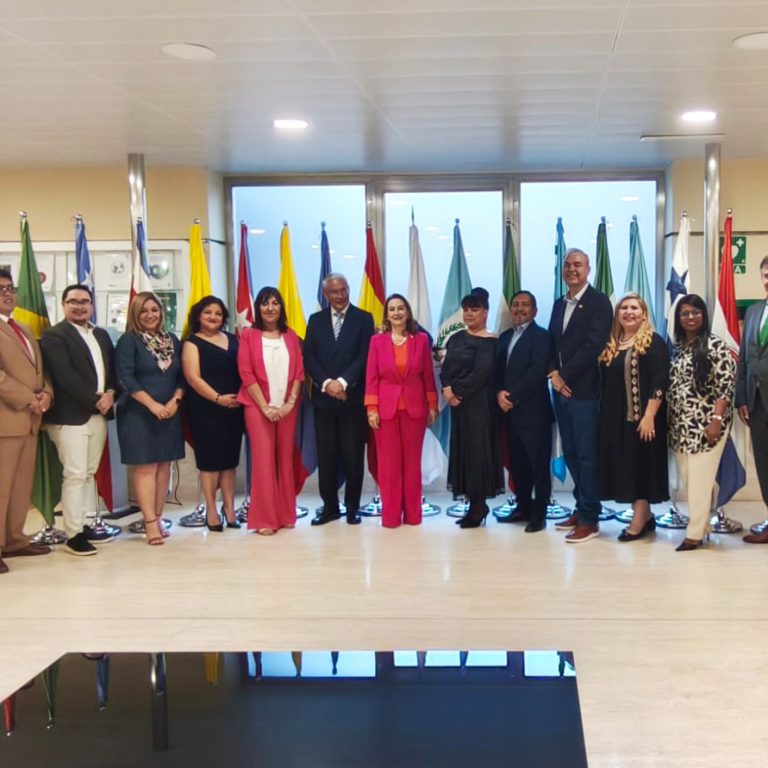 Sandra Abdo representó a la Argentina en Madrid y expuso sobre el modelo productivo de la Caja Forense de La Pampa