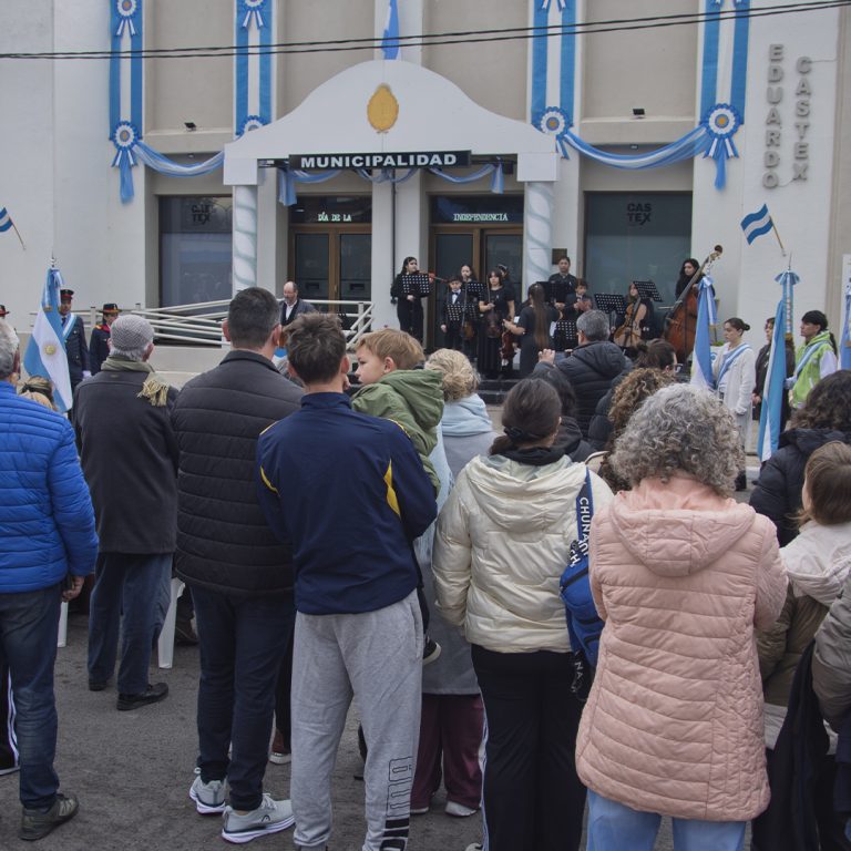 «La unidad nos hace capaces de lograr cosas extraordinarias», destacó Cuadrelli en el acto por el 9 de Julio
