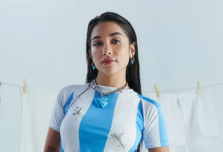María Becerra cantará el Himno Nacional en la final del Mundial entre Argentina y España