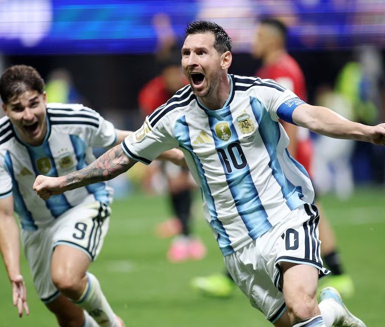 Milei: «La Casa Rosada será de los jugadores y de la gente» si Argentina gana el Mundial