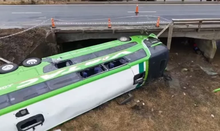 El chofer del micro accidentado caminó casi un kilómetro herido para pedir ayuda