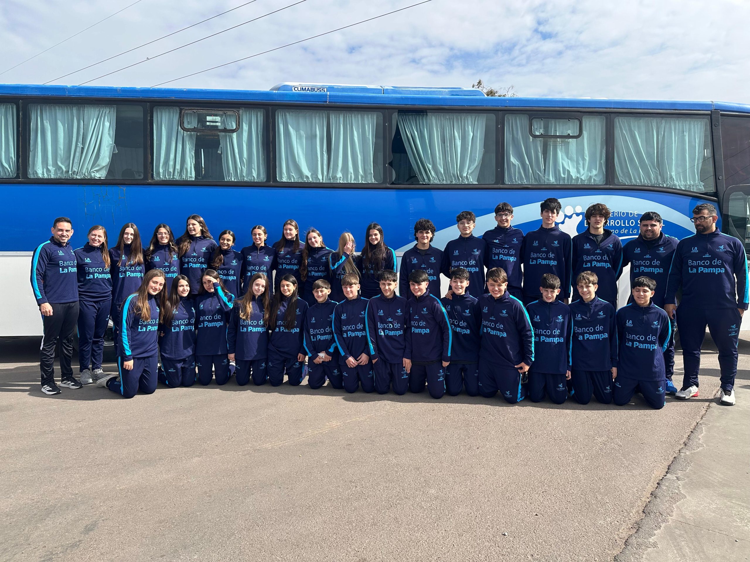Con varios castenses, los seleccionados pampeanos Sub-14 de vóley viajaron a Chaco para disputar el Nacional