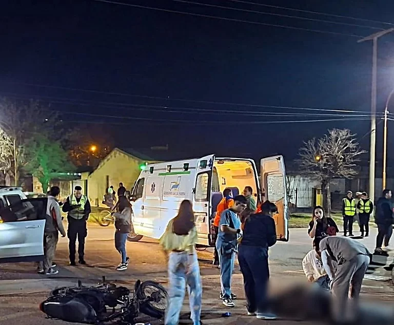 Fuerte choque en Intendente Alvear: dos adolescentes fueron trasladados a General Pico