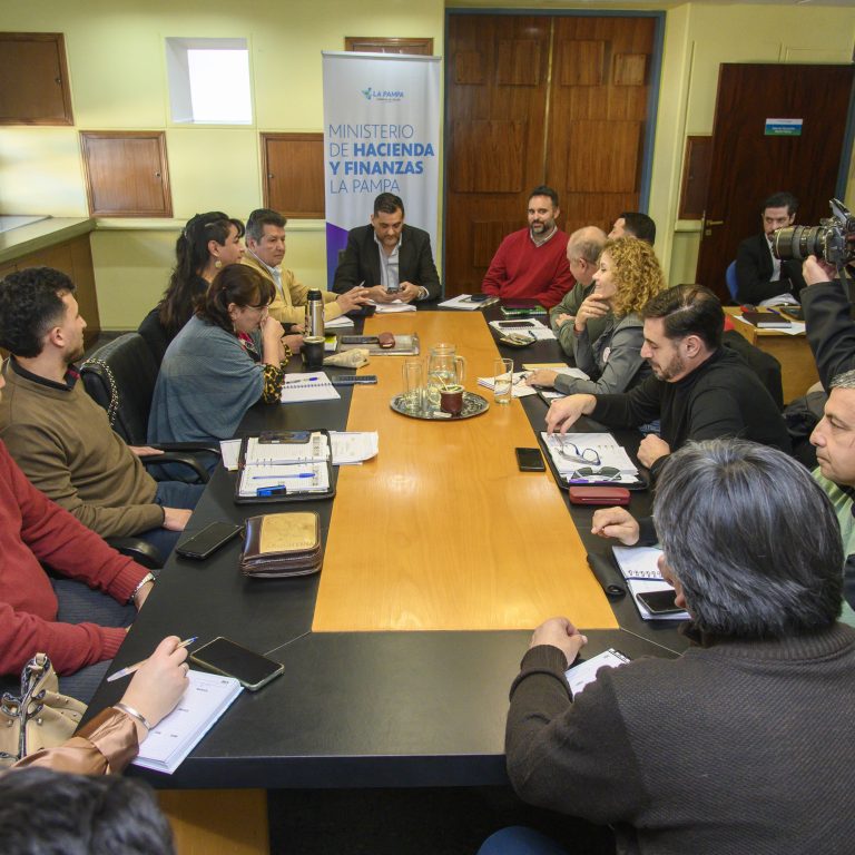 Paritaria estatal: el Gobierno ofreció un 3% para agosto y cláusula gatillo hasta septiembre