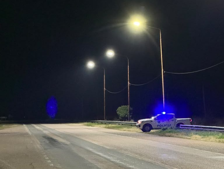 Asalto y fuga en Alvear: desplegaron un operativo cerrojo en todo el norte pampeano