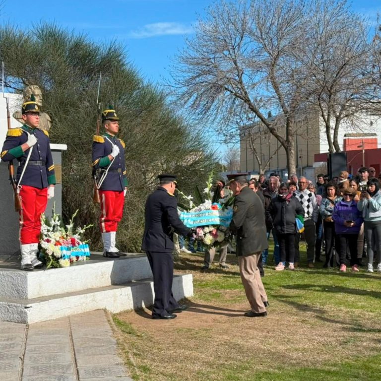 Ataliva Roca homenajeó a San Martín en el acto central por el 17 de Agosto