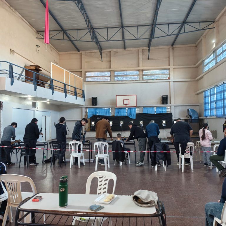 Gran desempeño de la Escuelita de Tiro Deportivo de Eduardo Castex en Santa Rosa
