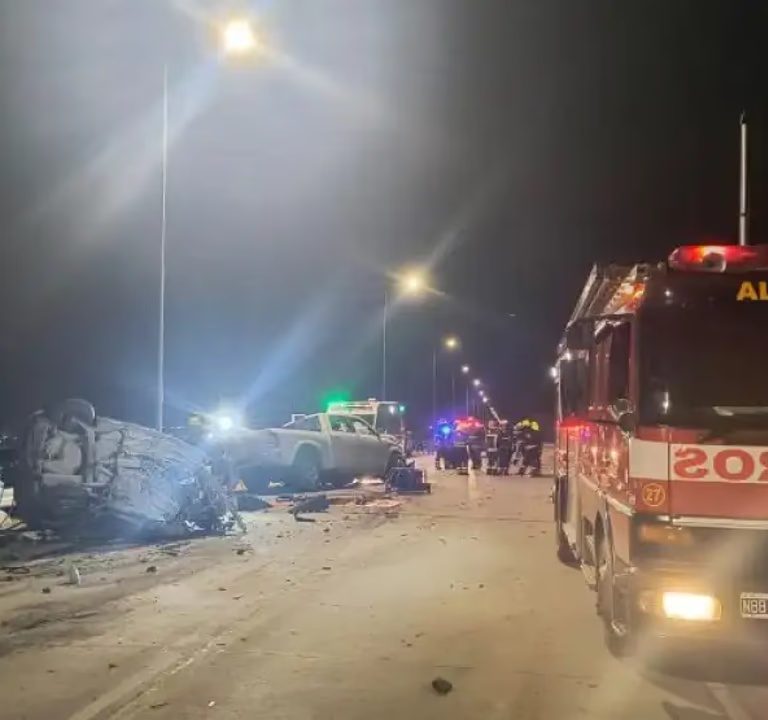 Tragedia en Córdoba: cuatro muertos tras un choque frontal entre un auto y una camioneta