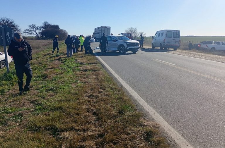 Cuádruple choque en la Ruta 35: cuatro vehículos colisionaron a la altura de El Guanaco