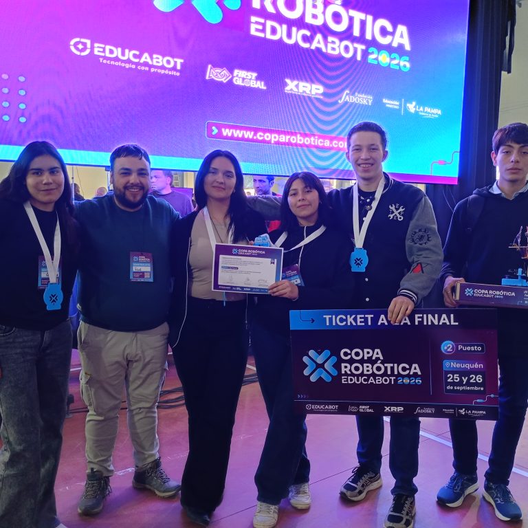 La EPET 10 hizo historia: “Los Cables Pelados” clasificaron a la final nacional de la Copa Robótica