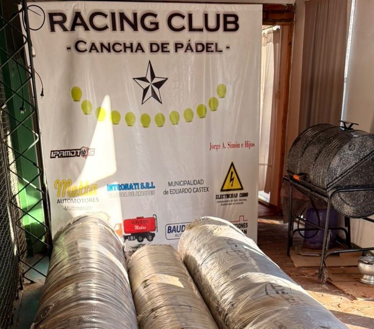 Racing invirtió más de 4.500 dólares en un nuevo piso para la cancha de pádel
