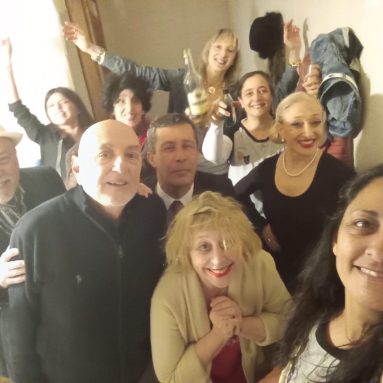 Vuelve el teatro al Espacio Dardo Acosta: Winifreda llega a Castex con una Varieté Teatral