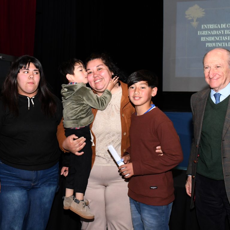 Nueva certificación de profesionales de Salud: «Sin apoyo provincial, la especialización habría sido inviable» dijo Kohan