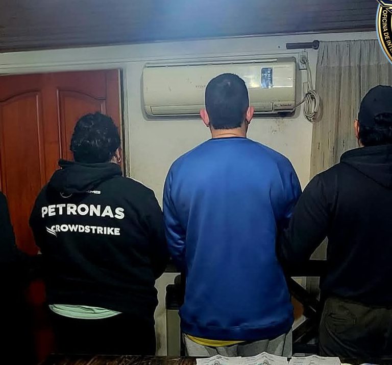 Desarticularon un punto de venta de cocaína en Santa Rosa: dos detenidos y más de $1,3 millones secuestrados
