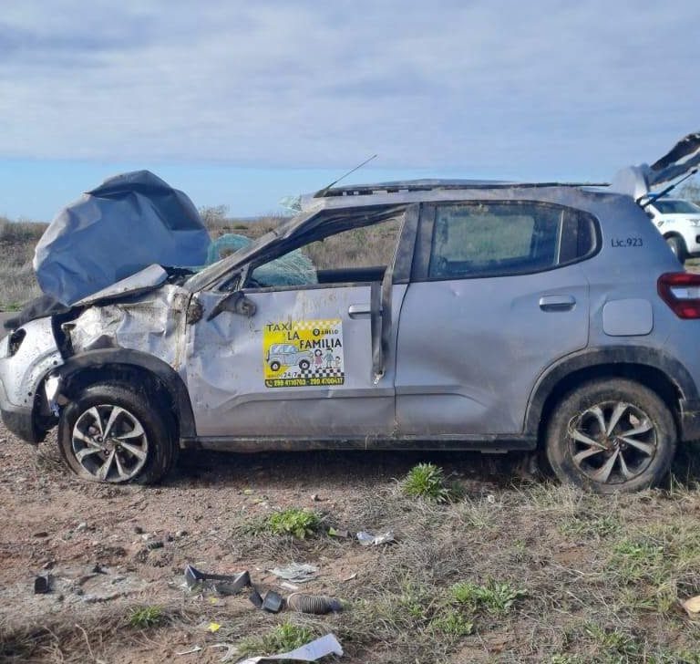 Un automovilista volcó en la Ruta 151 tras quedarse dormido y sufrió lesiones leves
