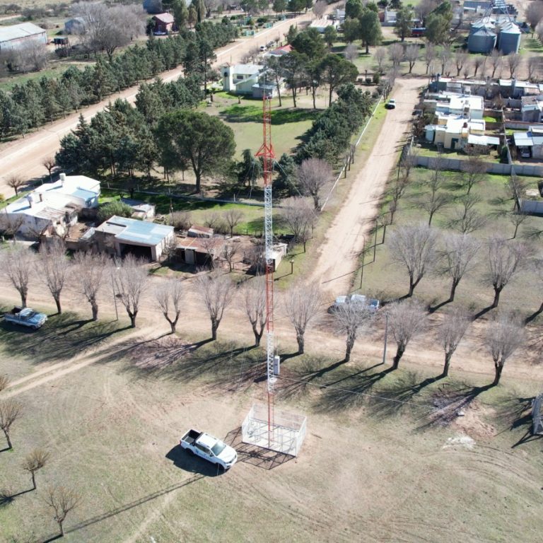 Avanzan las obras para llevar telefonía 4G a Falucho, Colonia Santa Teresa y Unanue
