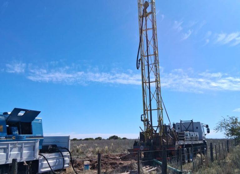 La APA realiza perforaciones para reforzar el abastecimiento de agua en localidades pampeanas