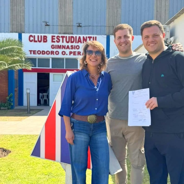 La concejal Emilia Romero realizó un aporte para la compra de desfibriladores del Club Estudiantil