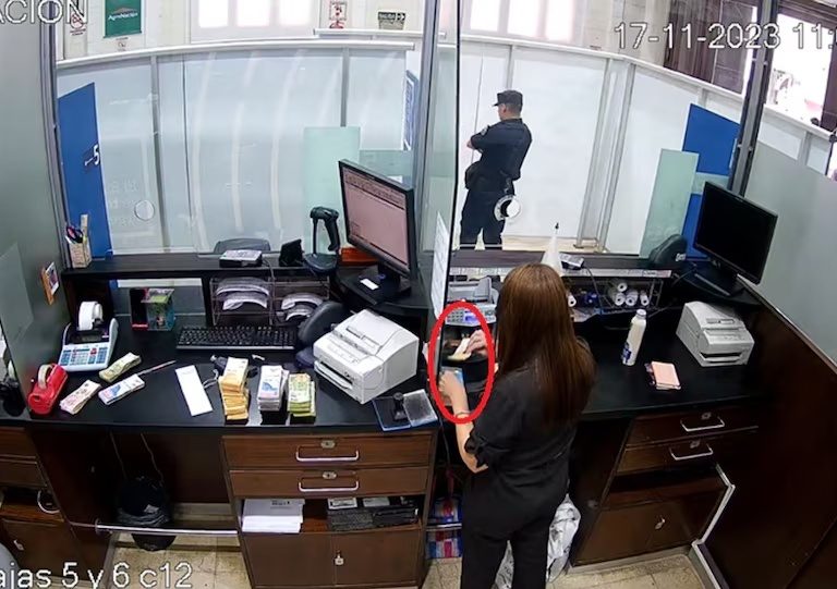 Condenaron a dos cajeros del Banco Nación que robaban dinero de los depósitos de clientes