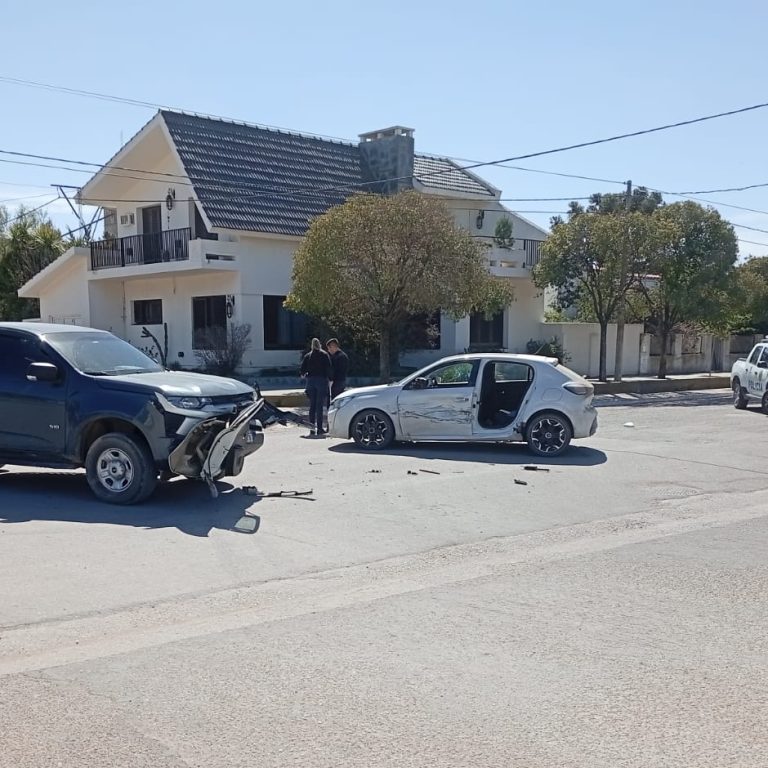 Choque entre una camioneta y un automóvil en la zona oeste de Eduardo Castex