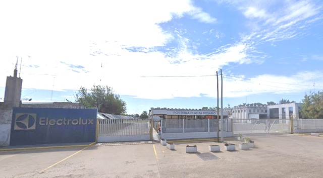 Electrolux anunció el cierre de su fábrica de Rosario y pasará a importar sus productos