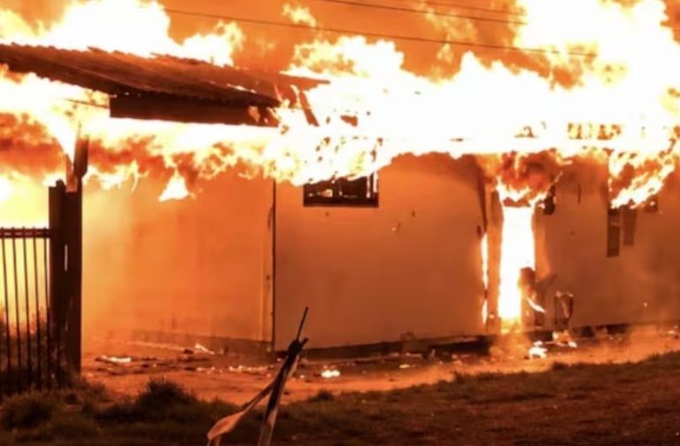Chile: 16 personas murieron en el incendio de un hogar de adultos mayores