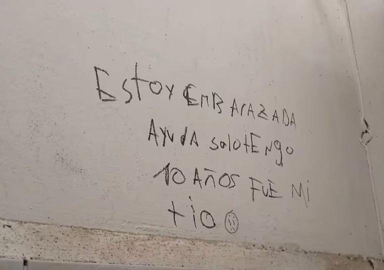San Juan: un mensaje en el baño de una escuela activó una investigación por un posible abuso infanti