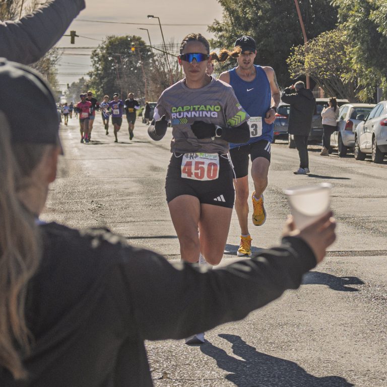 Más de 150 atletas completaron la quinta Media Maratón de Eduardo Castex: todos los resultados