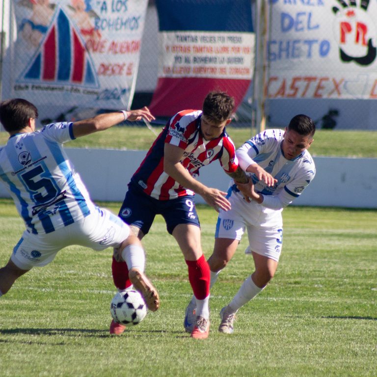 Estudiantil cayó ante Deportivo Winifreda en el Próspero Jáñez y quedó eliminado del Torneo Provincial