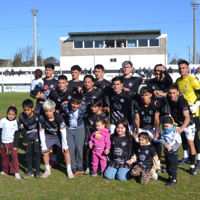 Racing busca sellar su clasificación a semifinales del Provincial en Miguel Cané