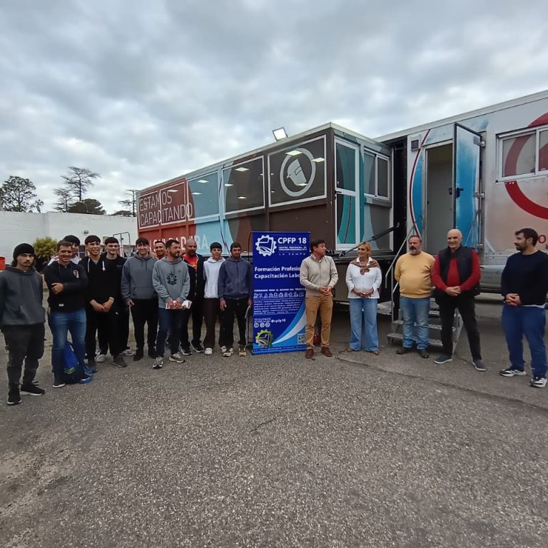 Las Aulas Talleres Móviles fortalecen la capacitación laboral en cuatro localidades pampeanas